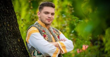 Rapsozi nemțeni - Laurențiu Marian, interpretul de muzică populară care duce Neamțul pe culmile folclorului românesc