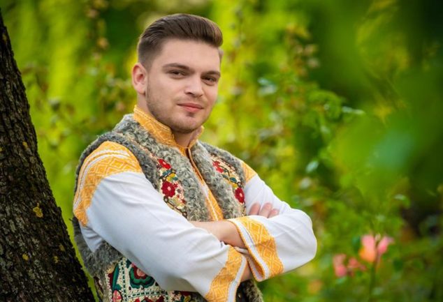 Rapsozi nemțeni - Laurențiu Marian, interpretul de muzică populară care duce Neamțul pe culmile folclorului românesc