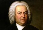 Născut la Eisenach, într-o familie de muzicieni, Johann Sebastian Bach devine și rămâne cel mai important membru al ei și unul dintre cei mai mari compozitori ai lumii apusene.