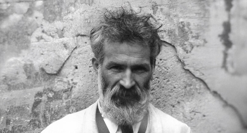 Constantin Brâncuși (1876 - 1957), supranumit și „patriarhul sculpturii moderne”, a fost un artist de o anvergură uriașă, unul dintre cei mai influenți sculptori ai secolului XX și una dintre personalitățile definitorii ale artei universale.