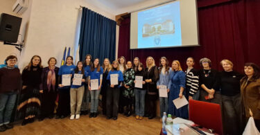 În perioada 2 - 3 decembrie 2024, Colegiul Național „Calistrat Hogaș”, din Piatra-Neamț, în calitate de coordonator al parteneriatului de cooperare în educație școlară Digital Eco-Leadership, a găzduit prima întâlnire transnațională de proiect. Orice mobilitate Erasmus+ este o experiență transformatoare. Acesta oferă elevilor abilități esențiale de rezolvare a problemelor, sporește încrederea, stimulează creativitatea și încurajează proactivitatea. În plus, proiectele Erasmus+ promovează incluziunea și deschiderea față de alte culturi, inspirându-ne să legăm noi prietenii și să învățăm limbi noi.