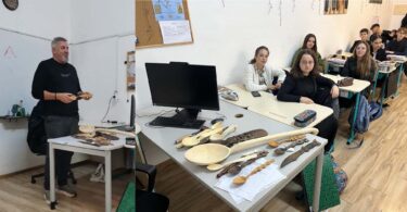 Lecțiile de meșterit - arta lemnului cu meșterul popular Costi Lungu