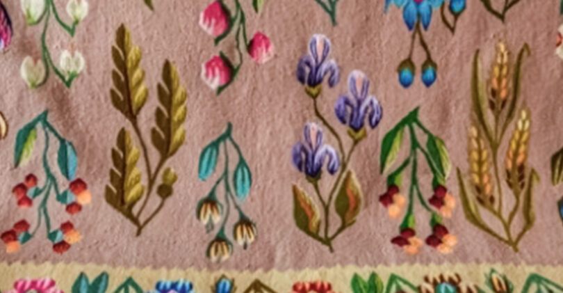 Spre deosebire de tehnicile țesutului, care au favorizat obținerea unor autentice valori, broderia folosită la decorarea textilelor subțiri din casa țăranului din ultimul veac nu a condus întotdeauna la atingerea unor valori autentice. Cu atât mai mult, extinderea ei deosebită din ultimul timp nu s-a dovedit prea benefică.