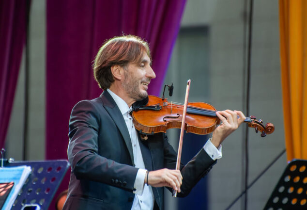Interviu - Alexandru Rotaru, de la copilul cu vioara, la directorul artistic al Cameratei Chișinău